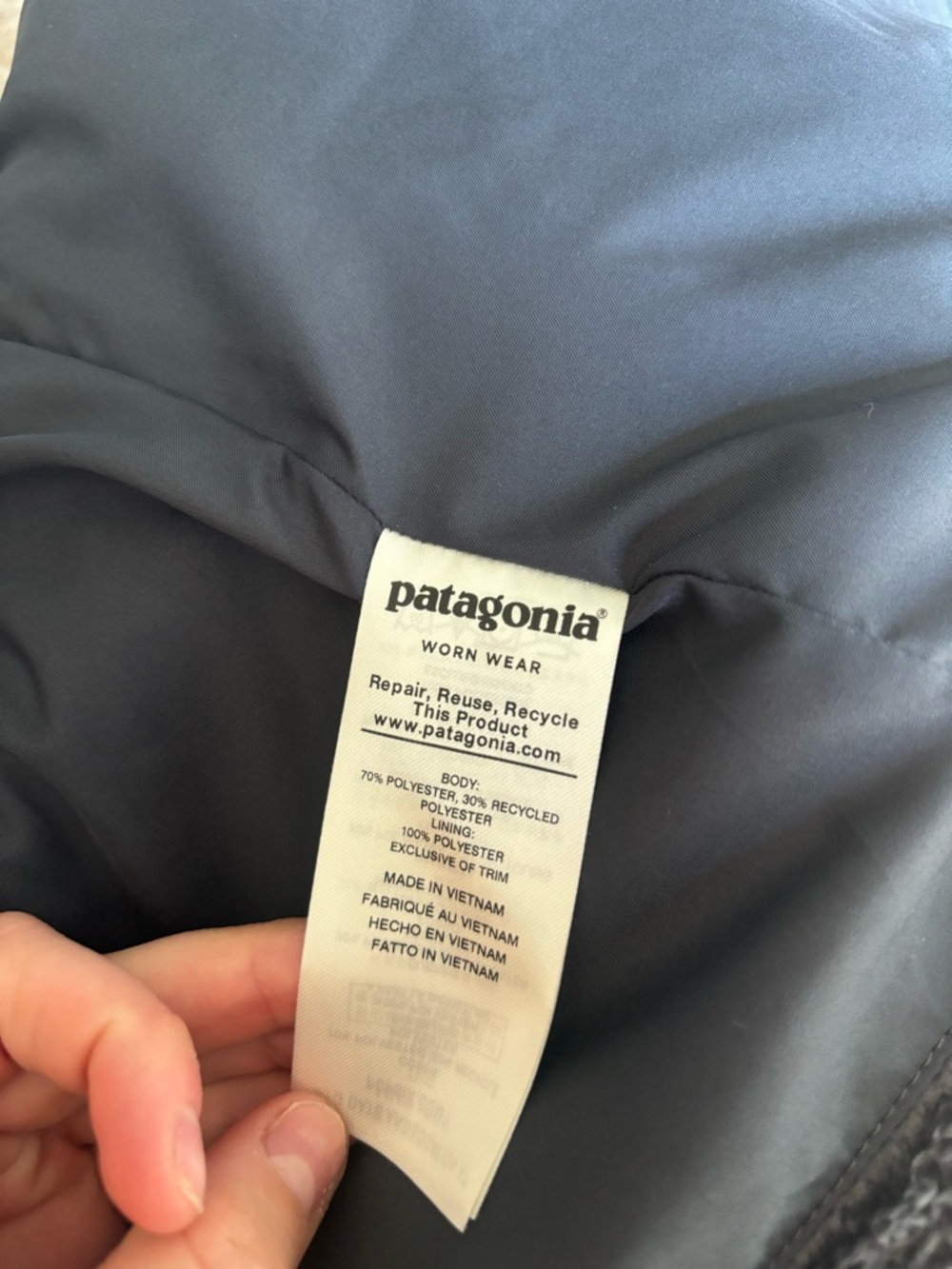 Patagonia Women's Charcoal Gray Fleece Vest - Picture 5 of 5